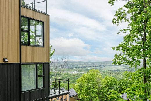 Apartment in Bromont, Montérégie