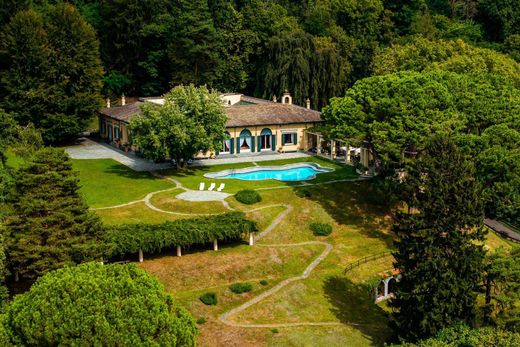 Villa - Barasso, Provincia di Varese