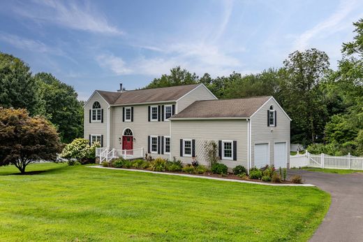 Detached House in New Milford, Litchfield County