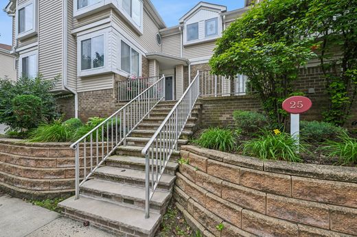 Apartment in Woodbridge, Middlesex County