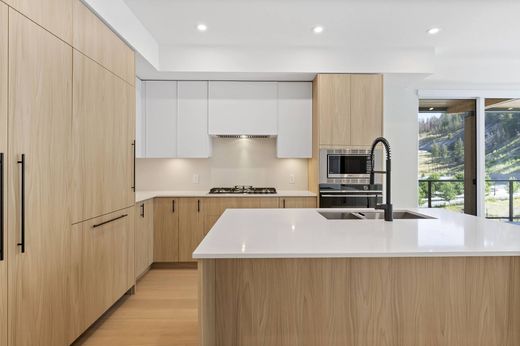 Apartment / Etagenwohnung in Lake Country, Regional District of Central Okanagan