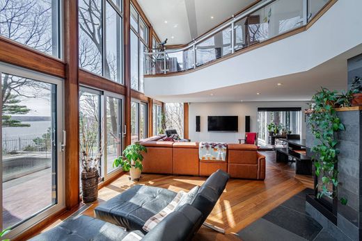 Detached House in Saint-Augustin-de-Desmaures, Capitale-Nationale