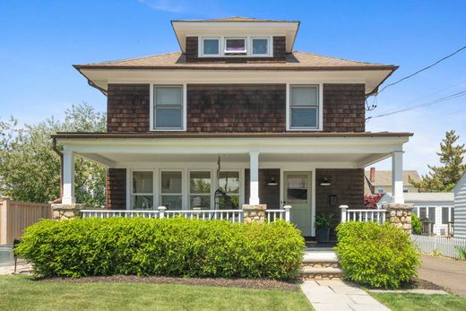 Detached House in Norwalk, Fairfield County