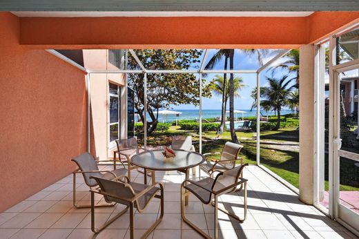 Вилла, North Side