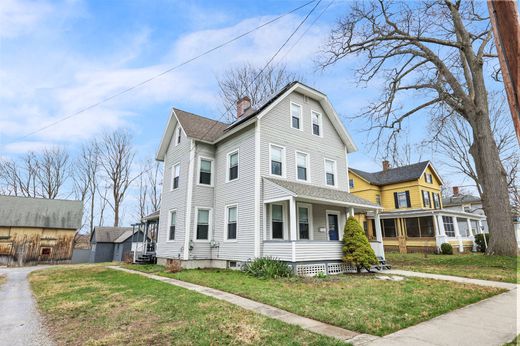 Detached House in Pittsfield, Berkshire County
