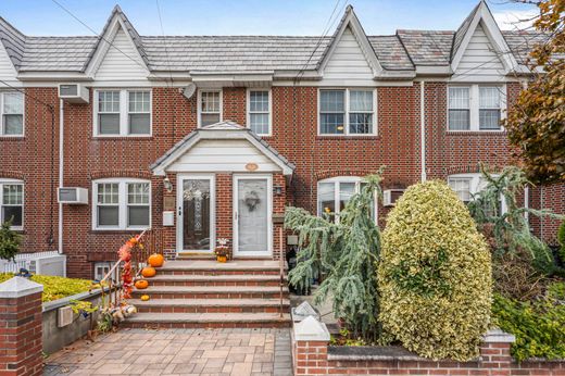 Μονοκατοικία σε Whitestone, Queens County