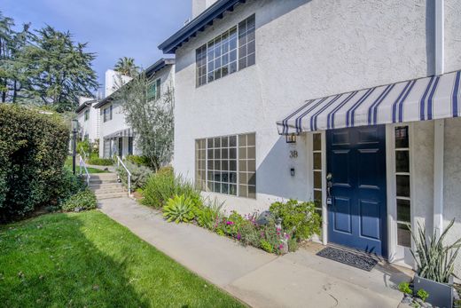Townhouse in Altadena, Los Angeles County