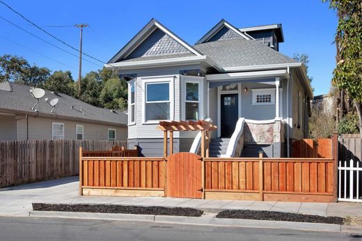 Santa Rosa, Sonoma Countyの一戸建て住宅