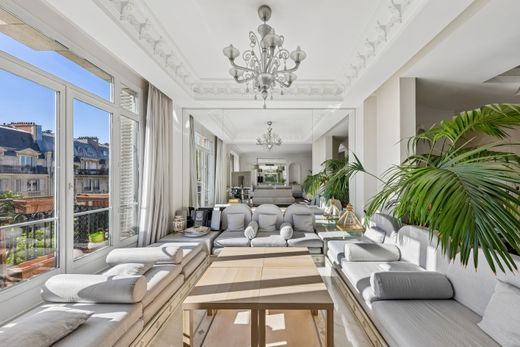 Apartment in Monceau, Courcelles, Ternes, Paris