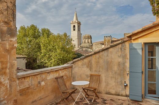 Arles, Bouches-du-Rhôneの一戸建て住宅