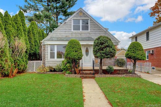 Dom jednorodzinny w Garden City South, Nassau County