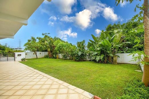 Detached House in Okinawa, Okinawa Shi