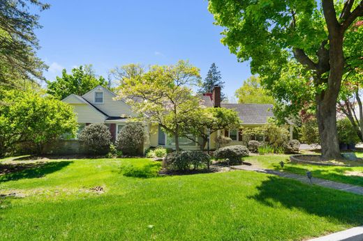 Detached House in Scarsdale, Westchester County