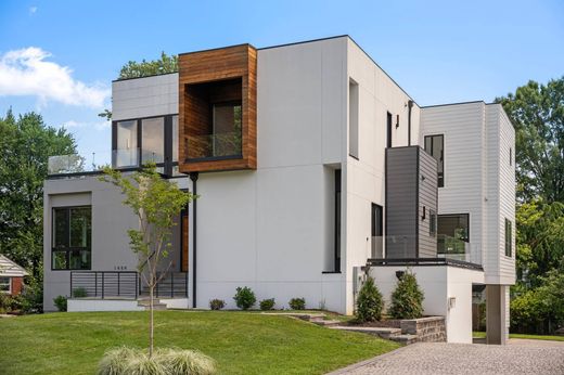 Luxury home in McLean, Fairfax County