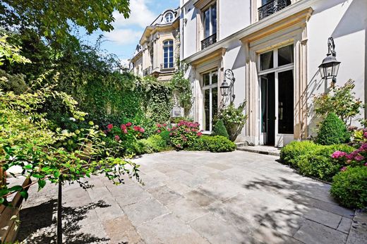 Apartment / Etagenwohnung in Tour Eiffel, Invalides – Ecole Militaire, Saint-Thomas d’Aquin, Paris