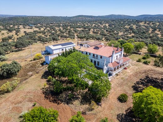 Casa di lusso a Castilblanco de los Arroyos, Provincia di Siviglia