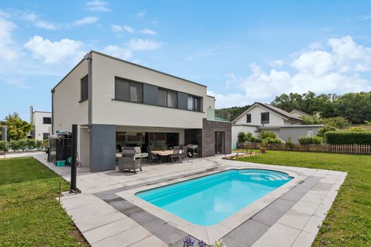 ‏בית חד-משפחתי ב  Domdidier, Broye District