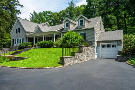 Detached House in Locust Valley, Nassau County