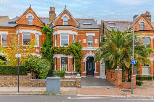 Villa Plurifamiliare a Londra, Greater London