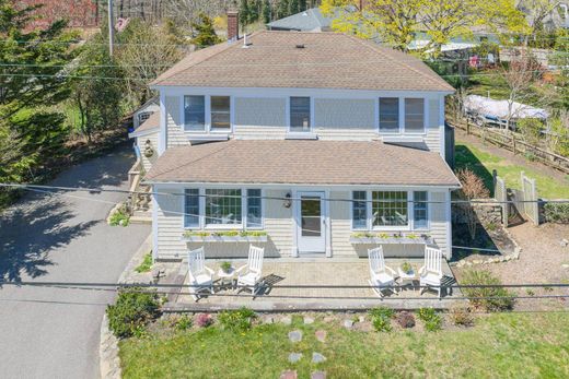 Detached House in North Falmouth, Barnstable County