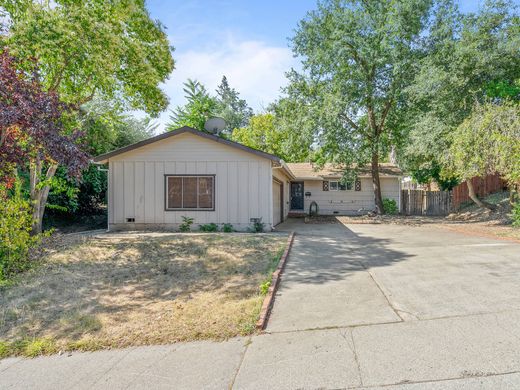 Fair Oaks, Sacramento Countyの一戸建て住宅