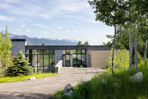Luxury home in Wilson, Teton County