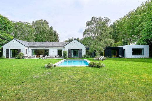 Detached House in Croix, North