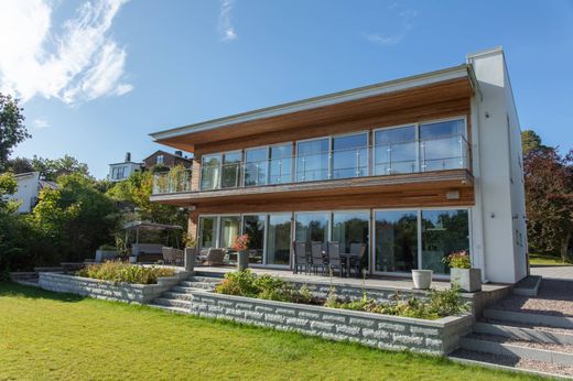 Villa zu verkaufen in Saltsjöbaden