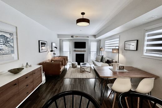 Apartment / Etagenwohnung in Collingwood, Ontario