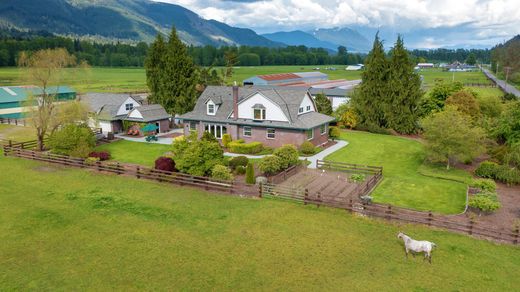 Luxury home in Arlington, Snohomish County