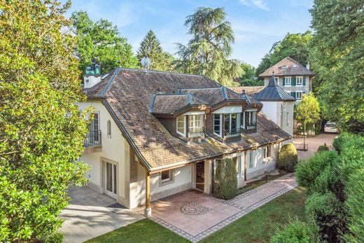 Vrijstaand huis in Chambésy, Geneva