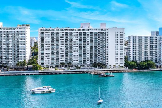 Apartment / Etagenwohnung in Miami Beach, Miami-Dade County