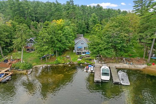 Detached House in Meredith, Belknap County