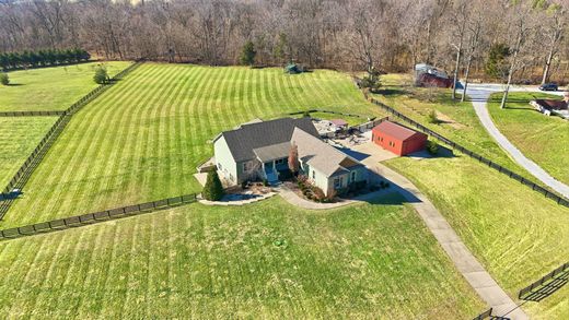 Detached House in La Grange, Oldham County