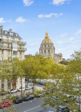 Apartment / Etagenwohnung in Tour Eiffel, Invalides – Ecole Militaire, Saint-Thomas d’Aquin, Paris