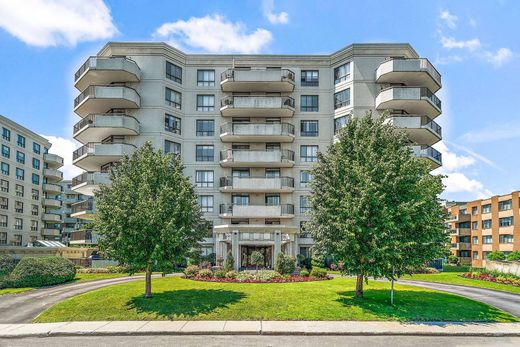 Apartment / Etagenwohnung in Saint-Laurent, City of Montréal