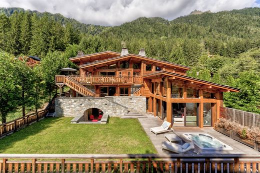 Detached House in Chamonix, Haute-Savoie