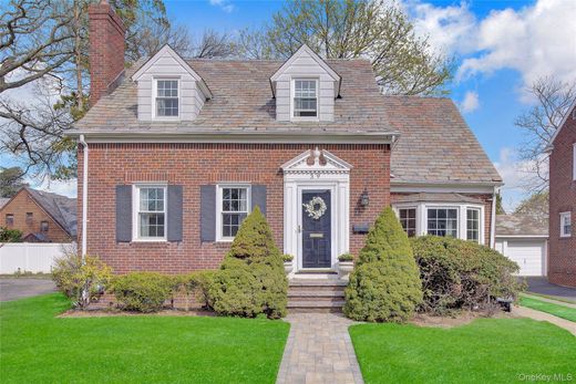 Detached House in Hempstead, Nassau County