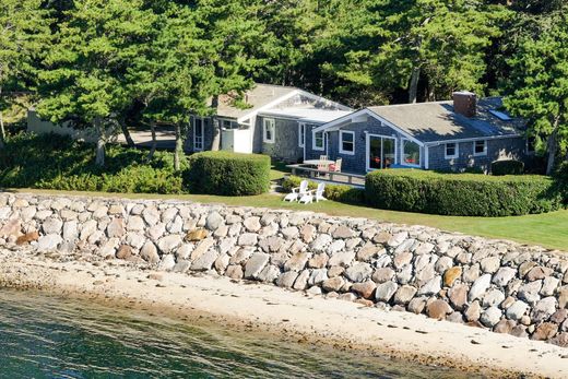 Detached House in Woods Hole, Barnstable County