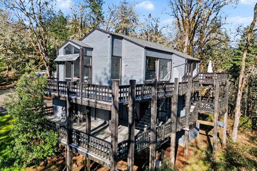 Luxury home in Corvallis, Benton County
