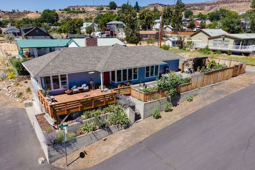 Luxury home in Maupin, Wasco County