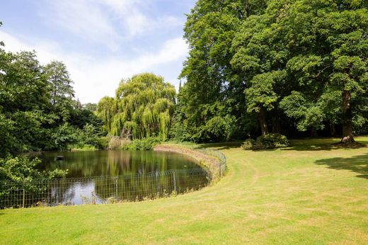 أرض ﻓﻲ Mouvaux, North