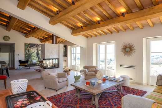 Villa Scansano, Grosseto ilçesinde