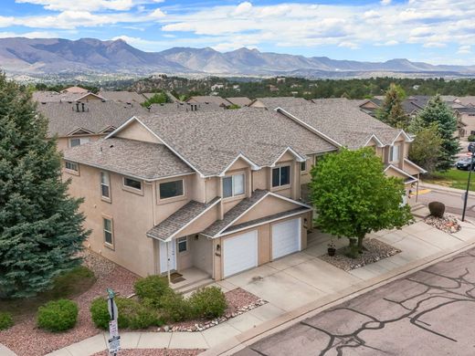 Luxury home in Colorado Springs, El Paso County