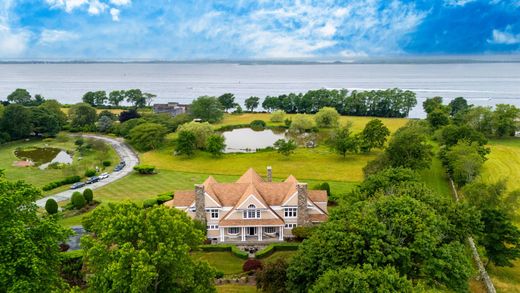 Detached House in Bristol, Bristol County