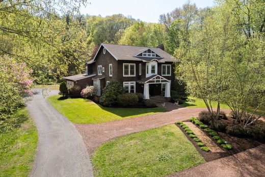 Detached House in Simsbury, Hartford County