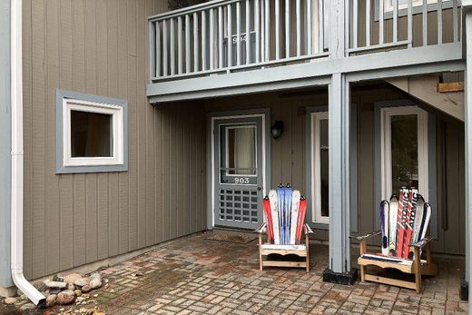 Apartment in Collingwood, Ontario