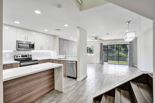 Townhouse - Deerfield Beach, Broward County