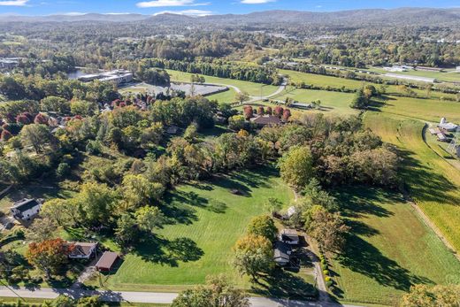 Αγροτεμάχιο σε Flat Rock, Henderson County
