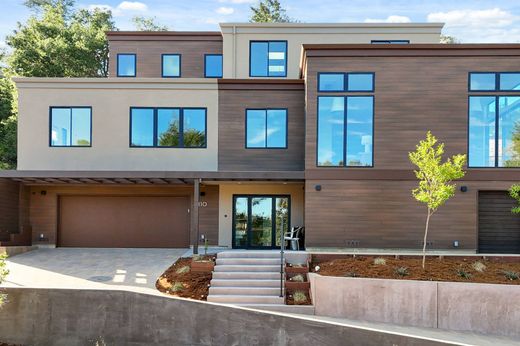 Detached House in San Carlos, San Mateo County